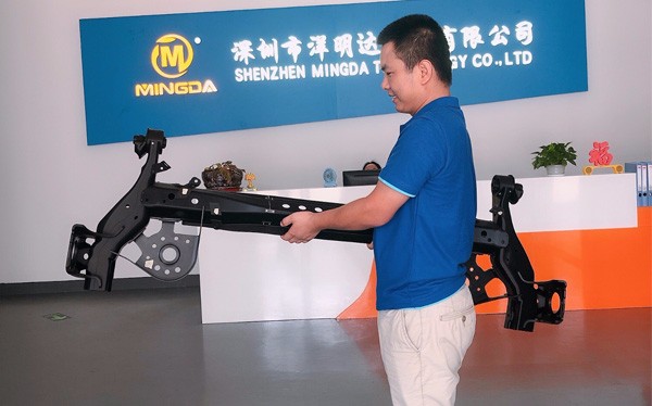 重磅新聞：洋明達(dá)3D打印機(jī)MD-666 1:1打印汽車保險(xiǎn)杠，無(wú)縫組裝，模擬真實(shí)場(chǎng)景